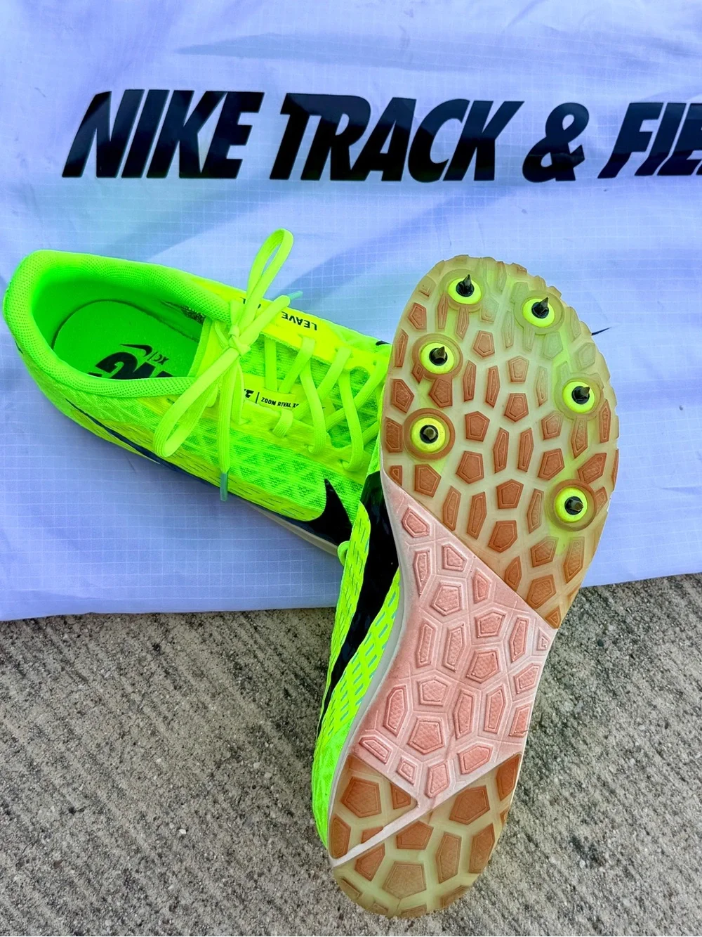 Nike zoom rival